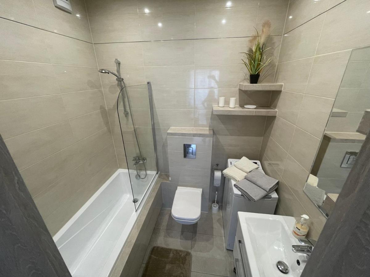 Apartament Nowoczesny Komfortowy Kustronia Z Garazem Balkonem Wanna Bielsko-Biała Kültér fotó